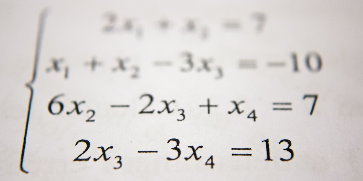 Les nombres en anglais - cardinaux ordinaux fractions